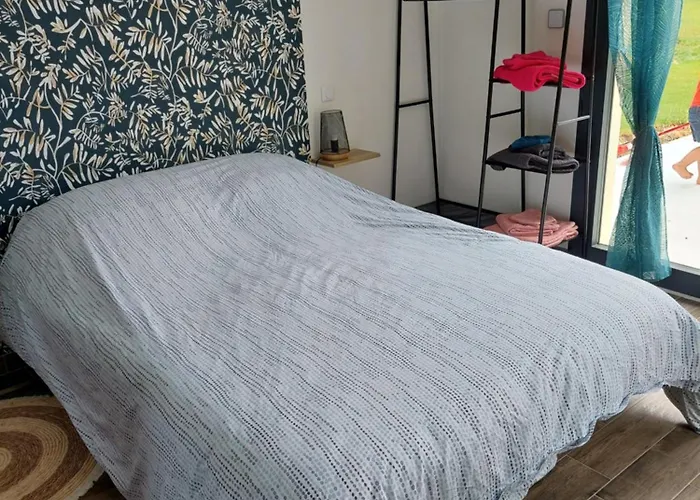 à La Campagne, 5 Minutes De L'autoroute Hébergement de vacances